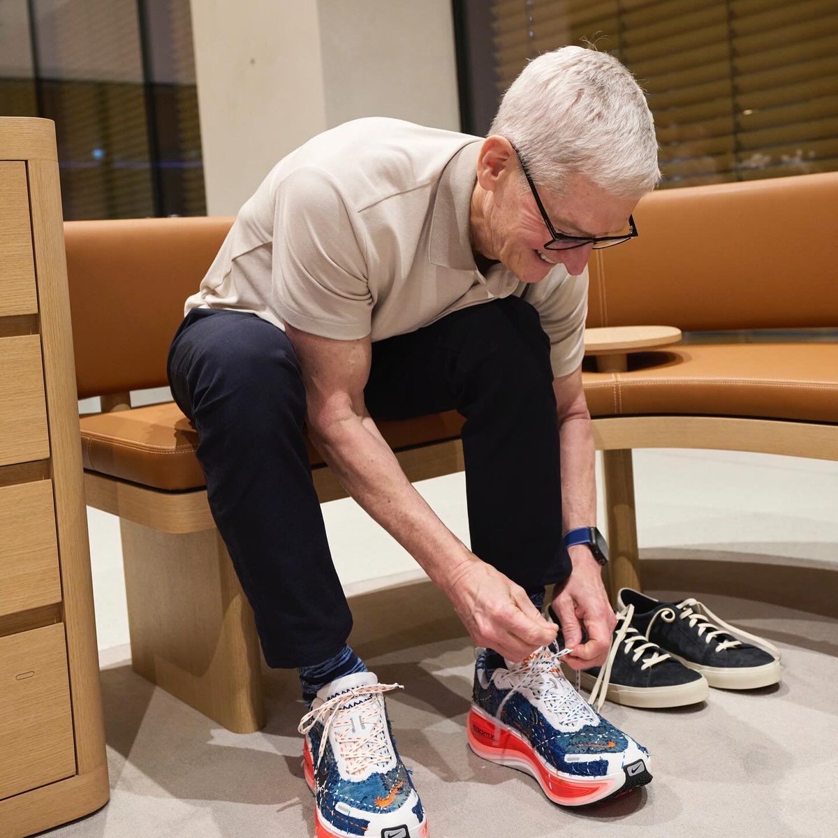 🚨 Tim Cook just bought the Nike dip.

$2.95M of $NKE at $58.97/share.