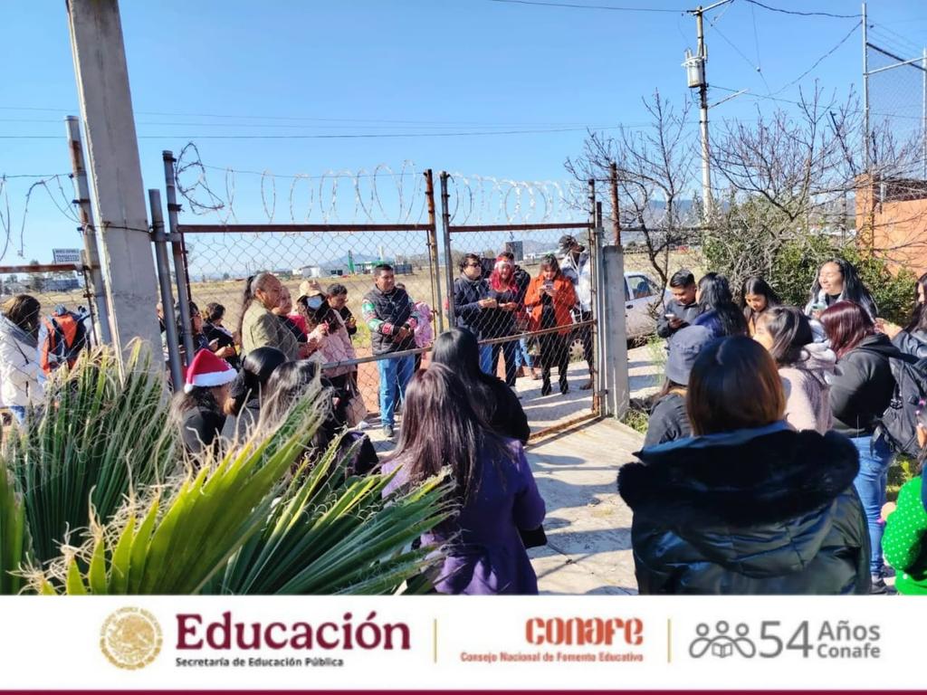 🎄⭐En el <a href="/conafe_edomx/">Conafe Estado de México</a> celebramos las #FiestasDecembrinas, en un ambiente de paz y alegría, con piñatas, dulces y regalos. 
🎉¡Felicidades!
#SomosCONAFE #Atlacomulco #NavidadSegura