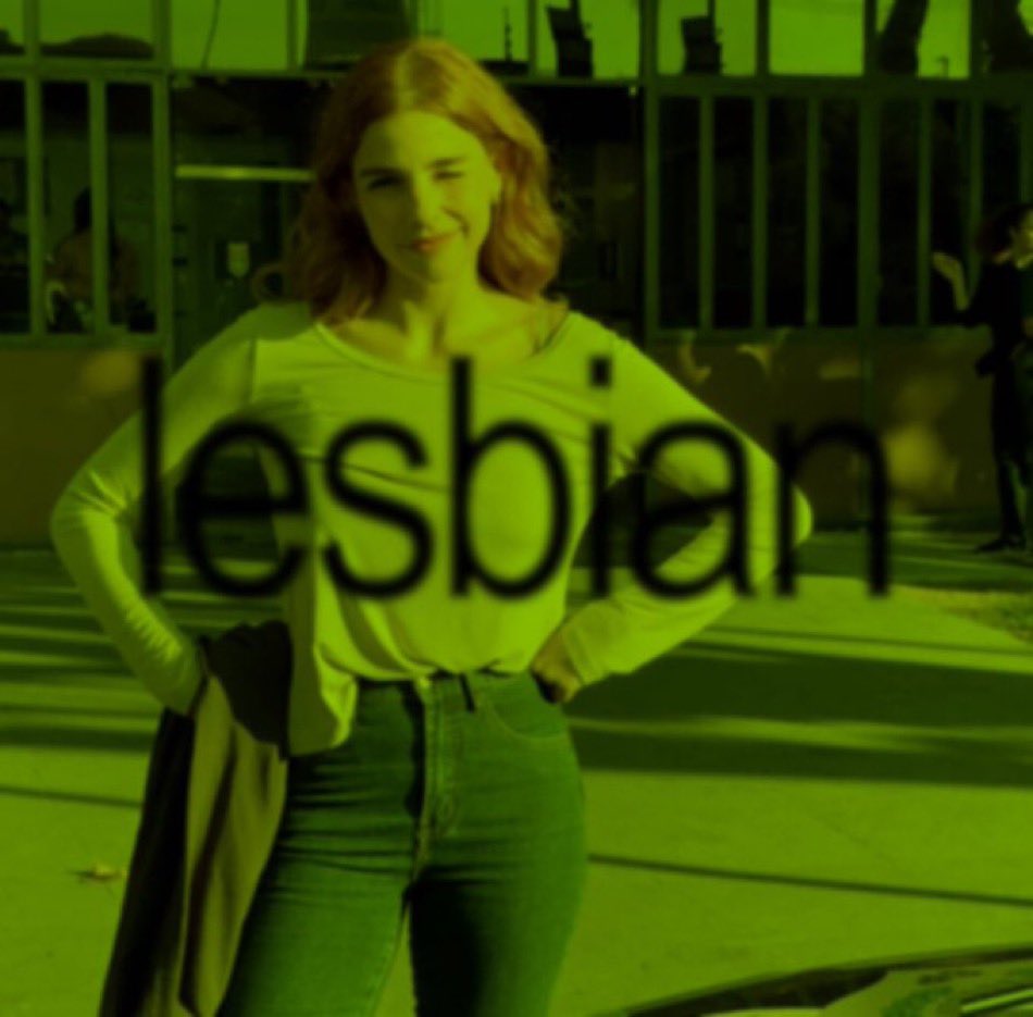 Não ouvi nada da cena do carro porque meu irmão veio com o celular super alto quase no meu ouvido