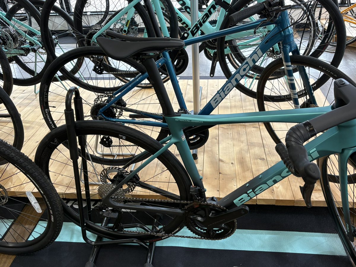 おはようございます。 ビアンキ、キャノンデール、スペシャライズド