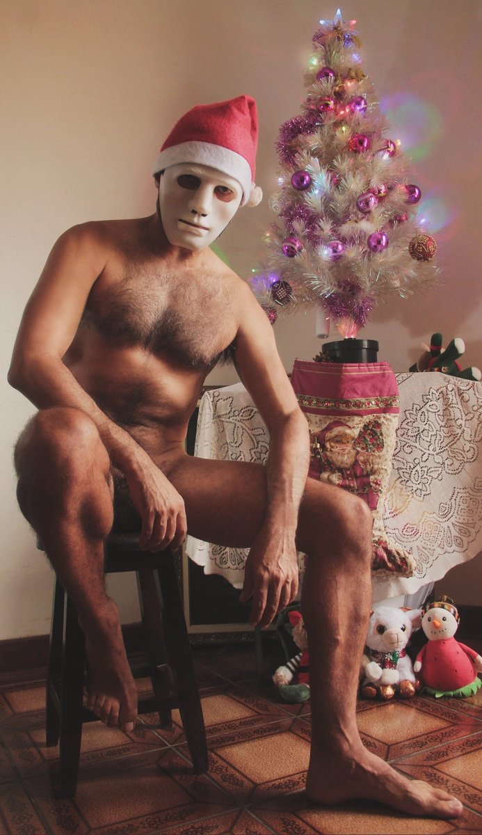 TheShadowHowl's tweet image. Calor de natal 🔥
#GayMan #HairyMan #GaySanta #KikyChristmans #GayHoliday #NSFWGay