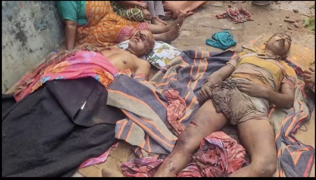 shashank_ssj's tweet image. District court has convicted 13 Islamists for murdering Hindu Hargobind Das and his son Chandan Das during #MurshidabadRiots.

All these 13 murderers are given life imprisonment:

Dildar Nadab
Asmaul Nadab
Inzamul Haq
Ziaul Haq
Fekharul Sheikh
Aazfarul Sheikh
Munirul Sheikh
Iqbal…