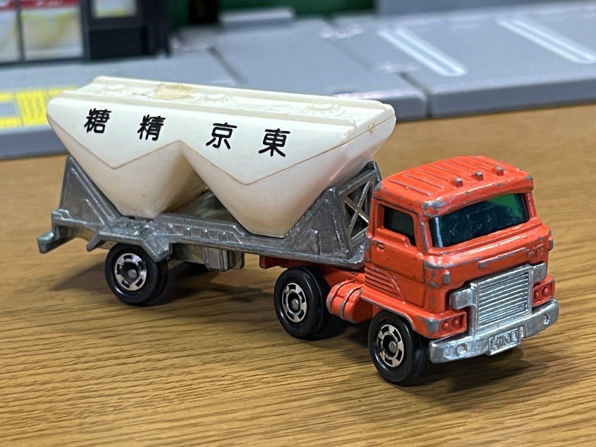 赤箱　トミカ19　日野 バルクトレーラ　日本製　オレンジ×ホワイト 赤箱 トミカ19 日野 バルクトレーラ 日本製 オレンジ×ホワイト 赤箱