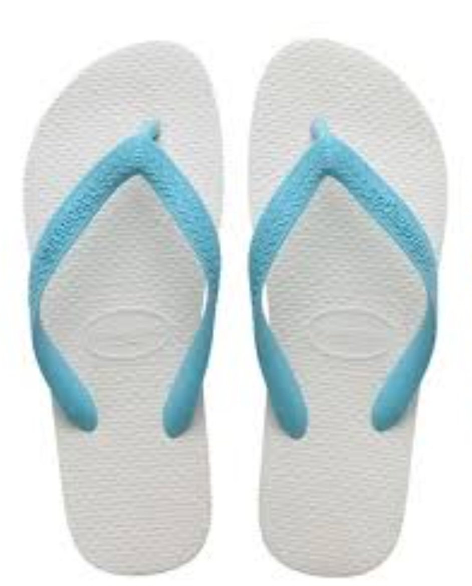 AbrahamWeint's tweet photo. Bolsonaro em 2018: combate à corrupção.

Bolsonaro em 2026: combate às havaianas. https://t.co/0wtyB2suB3