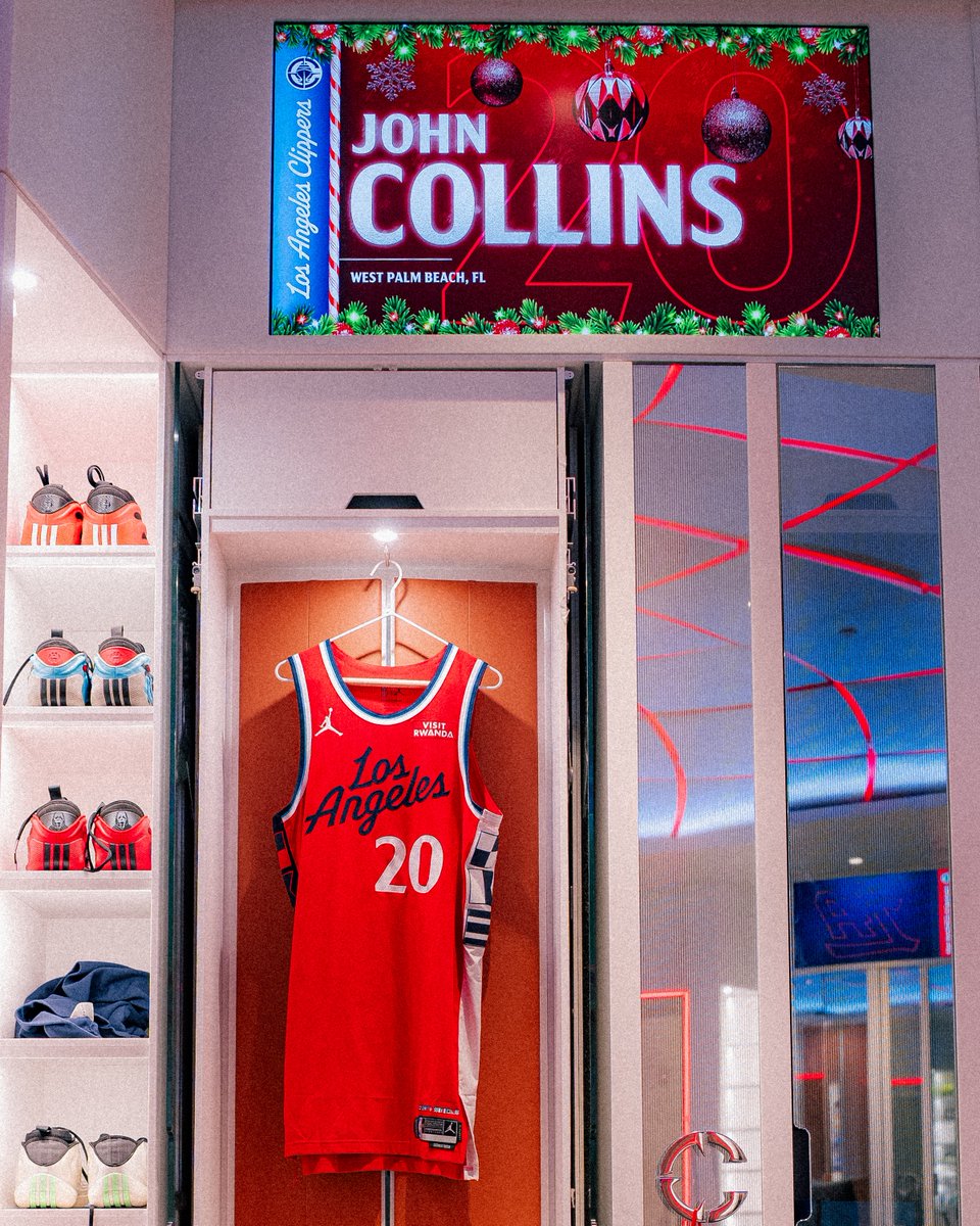 LAClippers's tweet photo. Decked the  ̶h̶a̶l̶l̶s̶ locker room ❤️🎄✨ https://t.co/EXyhwGv2Cj