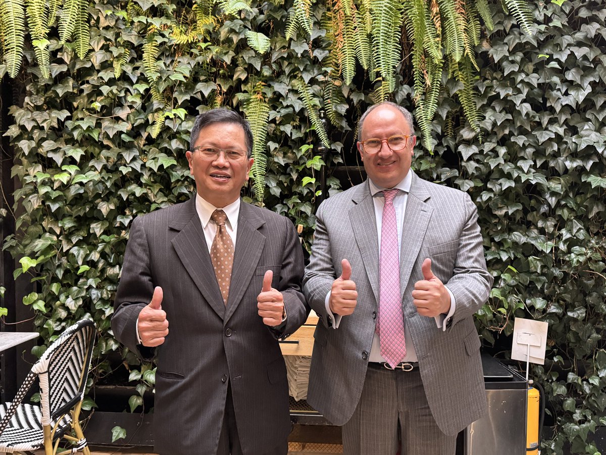 El representante Victor Chu sostuvo un intercambio de opiniones con el analista político colombiano Andrés Villota sobre la situación política y económica de Colombia y sus perspectivas futuras, fortaleciendo el entendimiento mutuo mediante un diálogo constructivo. 🇹🇼🤝🇨🇴