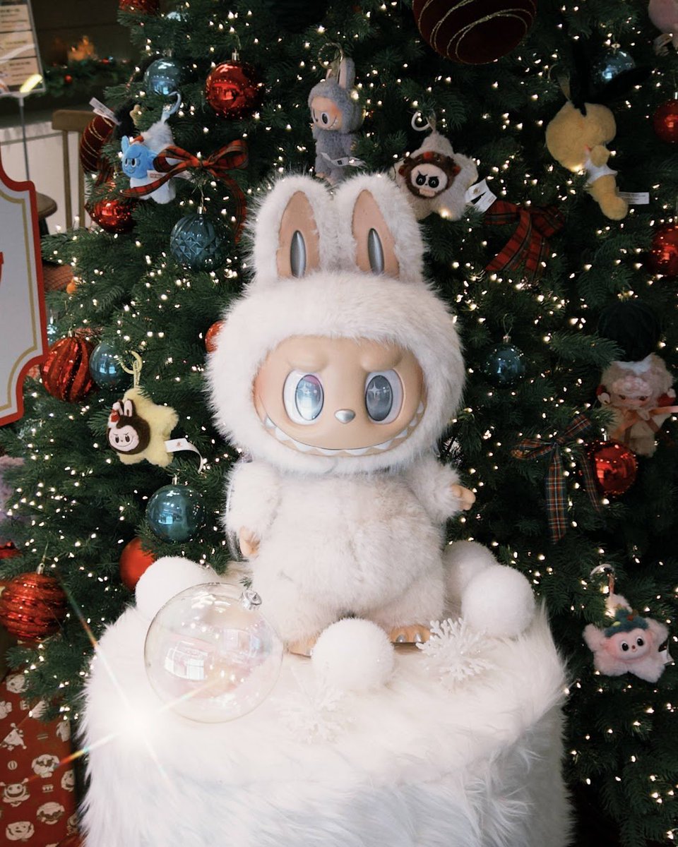 간만입니다 잘지내시나요..
현생과 다른 이런저런 취미생활로 코스프레 사진은 자주 찍지 않게 되어서 이 계정에 자주 들르진 못하지만 재밌게 잘 지내고 있습니다~_~ 빈티지 디카에 빠져서 캠코더도 사보고 그랬어요

메리크리스마스이브!