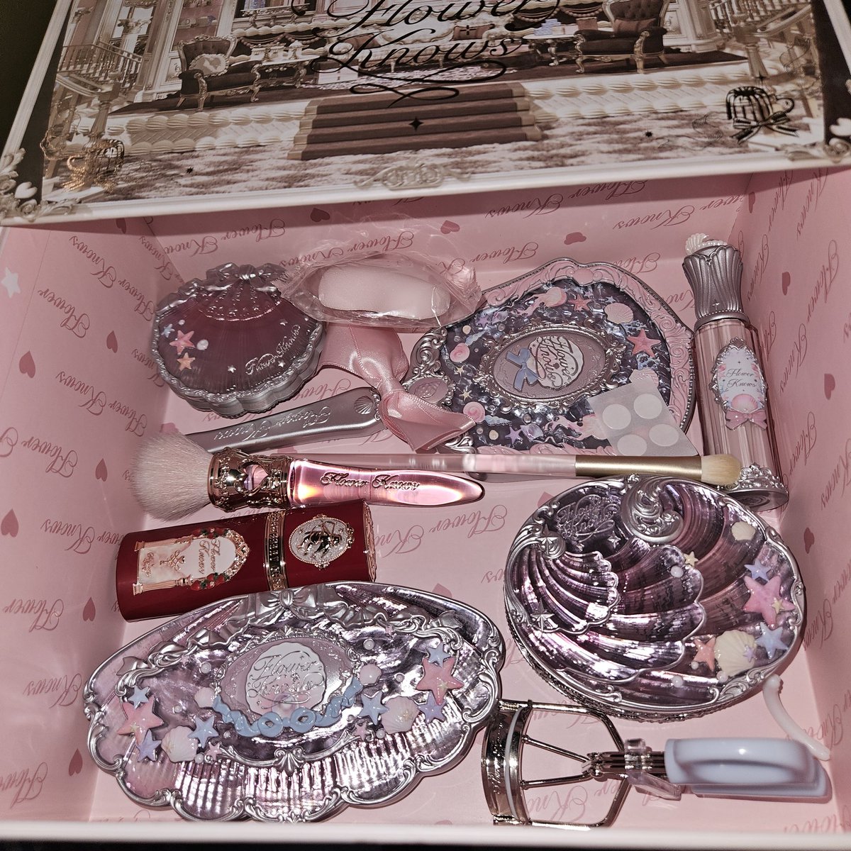 GrumpyBubble_'s tweet image. Esto es tan hermoso cómo voy a querer usarlo diosmio que belleza flower knows
Amo a mi esposo waaa😭💗