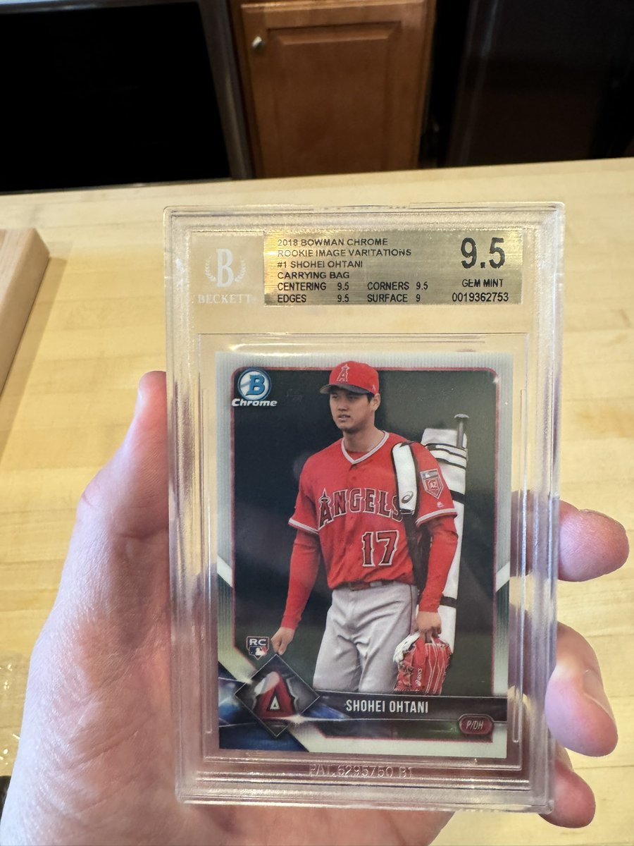 brycemeyer14's tweet image. Wondered how a CSG 10 would cross over. I’ll always love the look of a Beckett 9.5 slab regardless of what the future has in store for them 🤌 Shotime mail day.