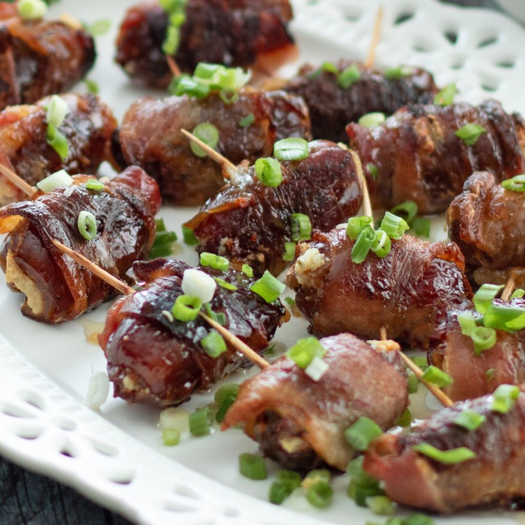Serve these Bacon Wrapped Dates at your next family gathering, game day, or holiday party for an easy crowd-pleasing appetizer. #baconwrappeddates #dates #bacon #appetizer #Christmas #holidays #NewYearsEve #cheesestuffed
melissassouthernstylekitchen.com/bacon-wrapped-…