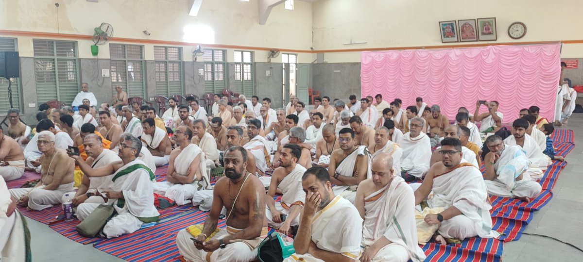 VedaGhosham's tweet photo. 🚩A grand success with our Sandhyavandanam camp at Bengaluru on 21st Dec 2025 with more than 120 people from all over India attending the camp.

We were very happy to see that people from Orissa, Pune, AP, Telengana, Kerala, Bhopal booking tickets & coming to attend this camp. 

Big Kudos👌🏼 to organizing committee of Veda Ghosham, all volunteers & students of Veda Ghosham, who despite being in corporate jobs with busy schedule took leave 1-2 days before the event & ensured the arrangements are par excellence. 👏🏼👏🏼

#Sandhyavandanam #Nityakarma #VedaGhosham