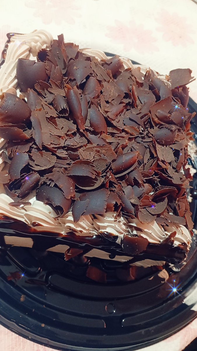 starRv34's tweet photo. Tenía la esperanza q en tu día quisieras estar con tu familia!
Pero nos tocó cantar y partirlo sin el festejado!
Al final recibiste las felicitaciones de tus amigas q tanto prefieres y seguramente festejaron contigo verdad.
Y Yo siempre esperando algo d ti 😔 https://t.co/dmm97COctF