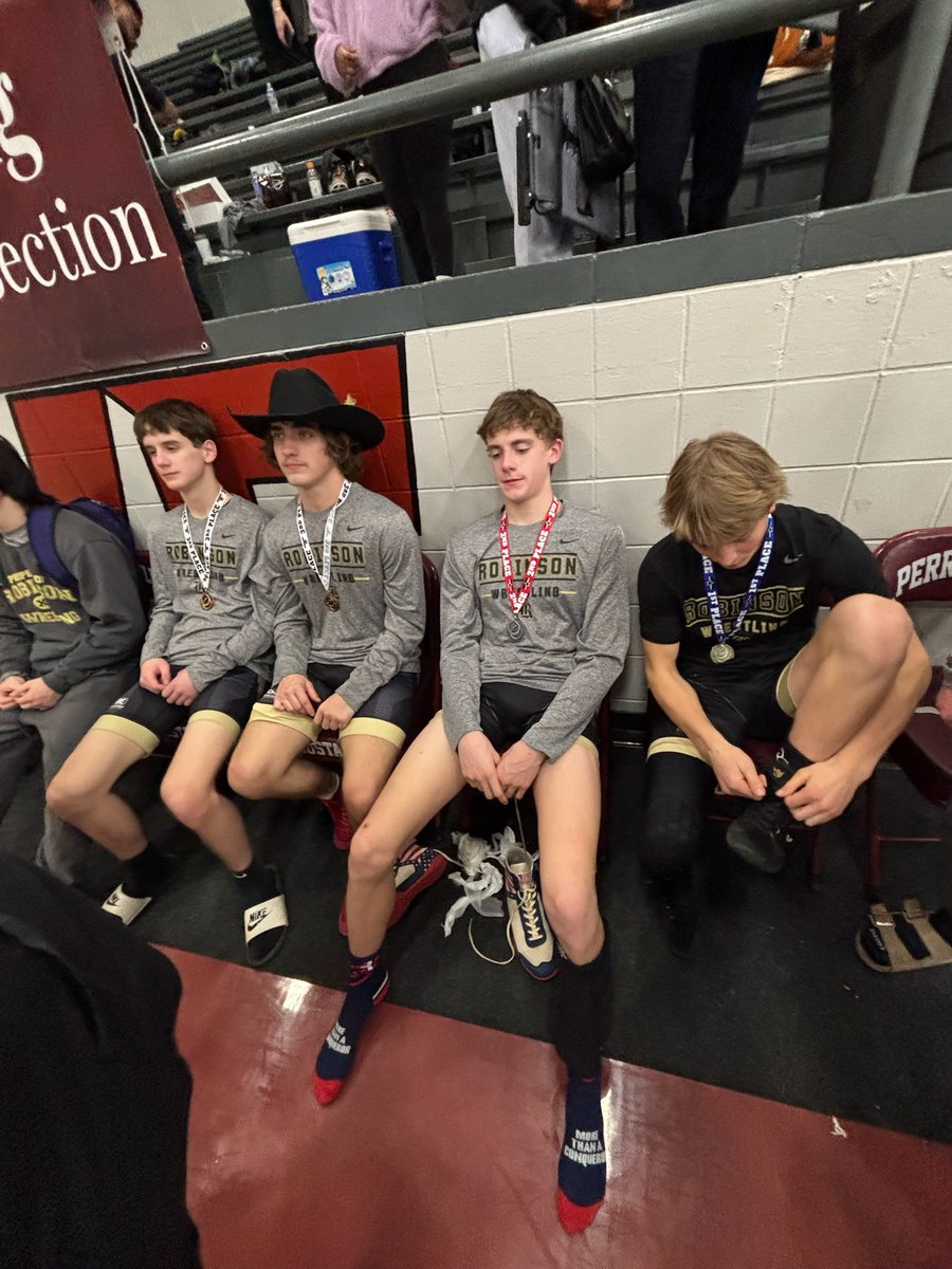 JoeTWrestling's tweet image. What a day at the Mustang Holiday Classic! The Senators placed 4th out of 12 teams and had 4 wrestlers come away with a medal! It was an amazing performance!

Medalists: 

Dale McDaniel- 1st 🥇 
Silas McGaha- 2nd 🥈 
Kingston Pratt- 3rd 🥉 
Travin Forrest- 3rd 🥉 

#SenatorPride