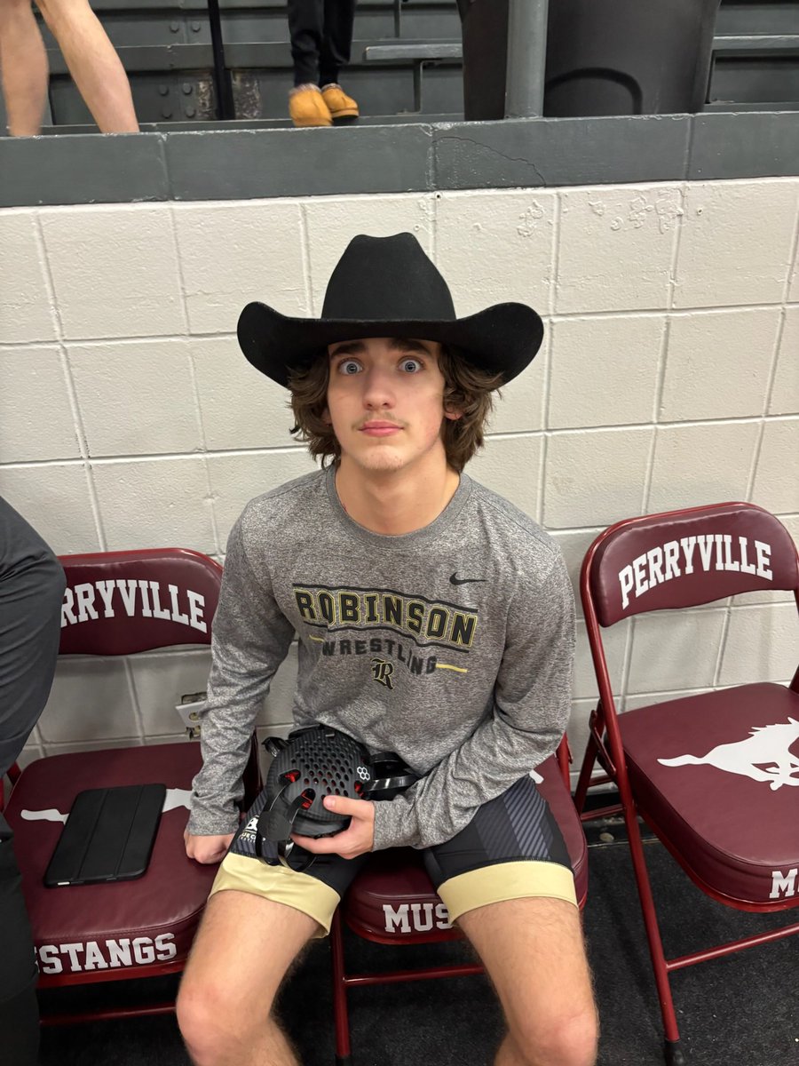 JoeTWrestling's tweet image. What a day at the Mustang Holiday Classic! The Senators placed 4th out of 12 teams and had 4 wrestlers come away with a medal! It was an amazing performance!

Medalists: 

Dale McDaniel- 1st 🥇 
Silas McGaha- 2nd 🥈 
Kingston Pratt- 3rd 🥉 
Travin Forrest- 3rd 🥉 

#SenatorPride