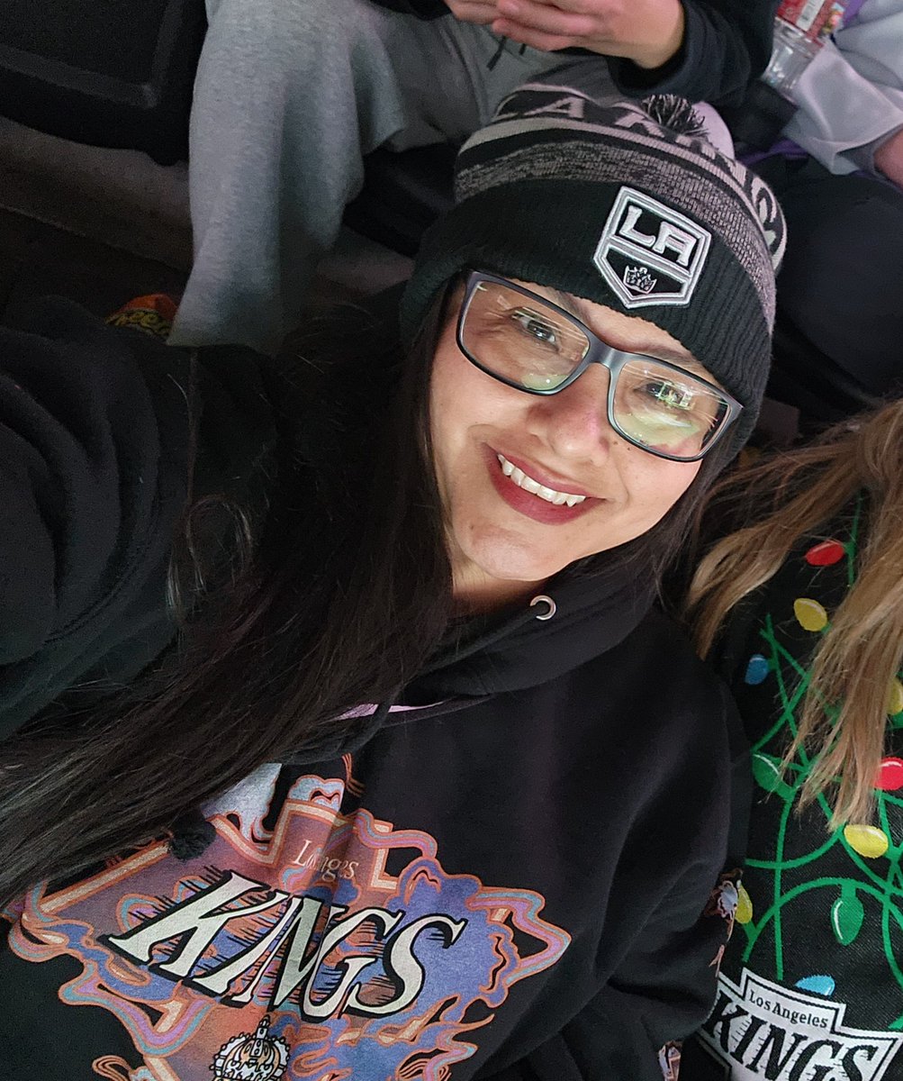 Lilacate's tweet photo. Go @LAKings Go! 🖤🩶🤍 https://t.co/QhqFE6b98X