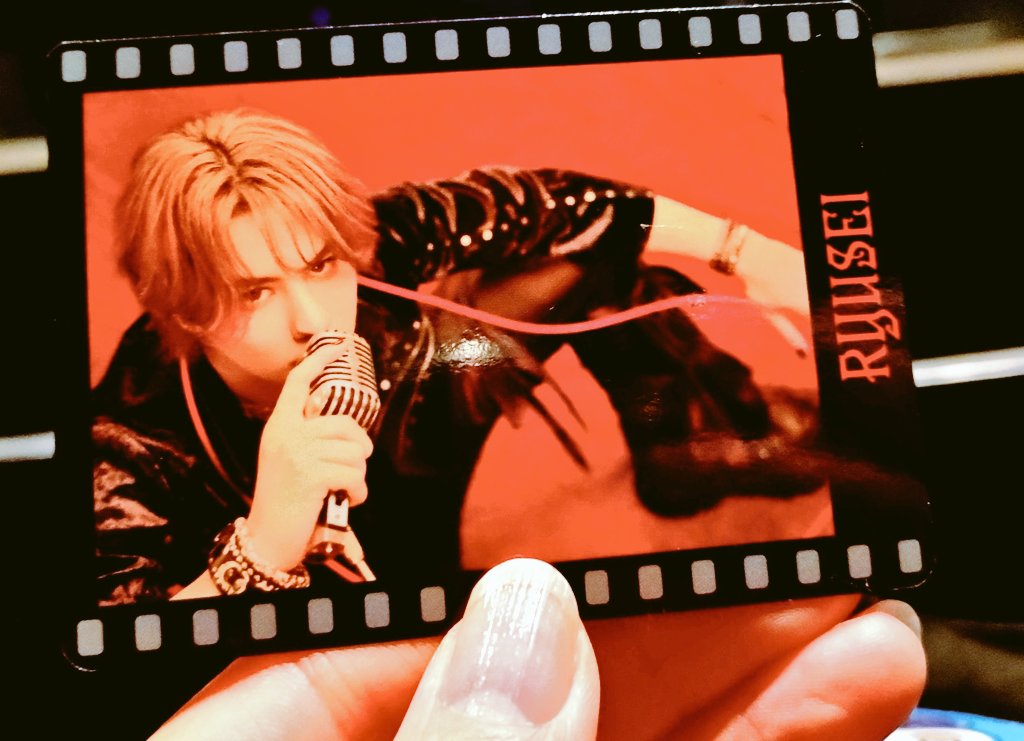 カード類は沼るから毎回我慢して買わなかったんだけどクリスマスだし