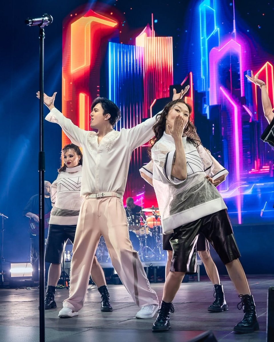 DimashPeru's tweet photo. Fotos del concierto de #Dimash en Riga

Cr. 📸 @roprgm

@dimash_official
#Димаш #DQ #StrangerTour #Riga https://t.co/qO2pOsoAIQ