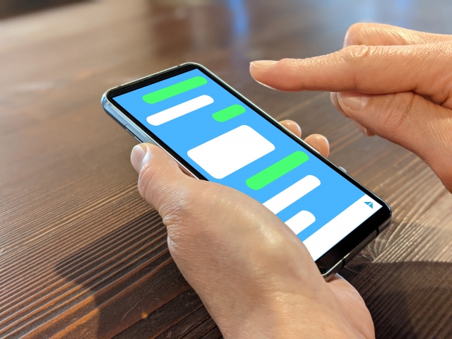 vplus2's tweet image. 【装飾メッセージがLINEで届くようになりました！】

VIDから装飾メッセージを配信するとLINEミニアプリを介してお客様のLINEトーク画面に

・店舗名
・題名
・メッセージ内容のURL

が表示され、お客様がURLをタップすると装飾メッセージの内容が確認できます！

#POS #システム #LINEミニアプリ