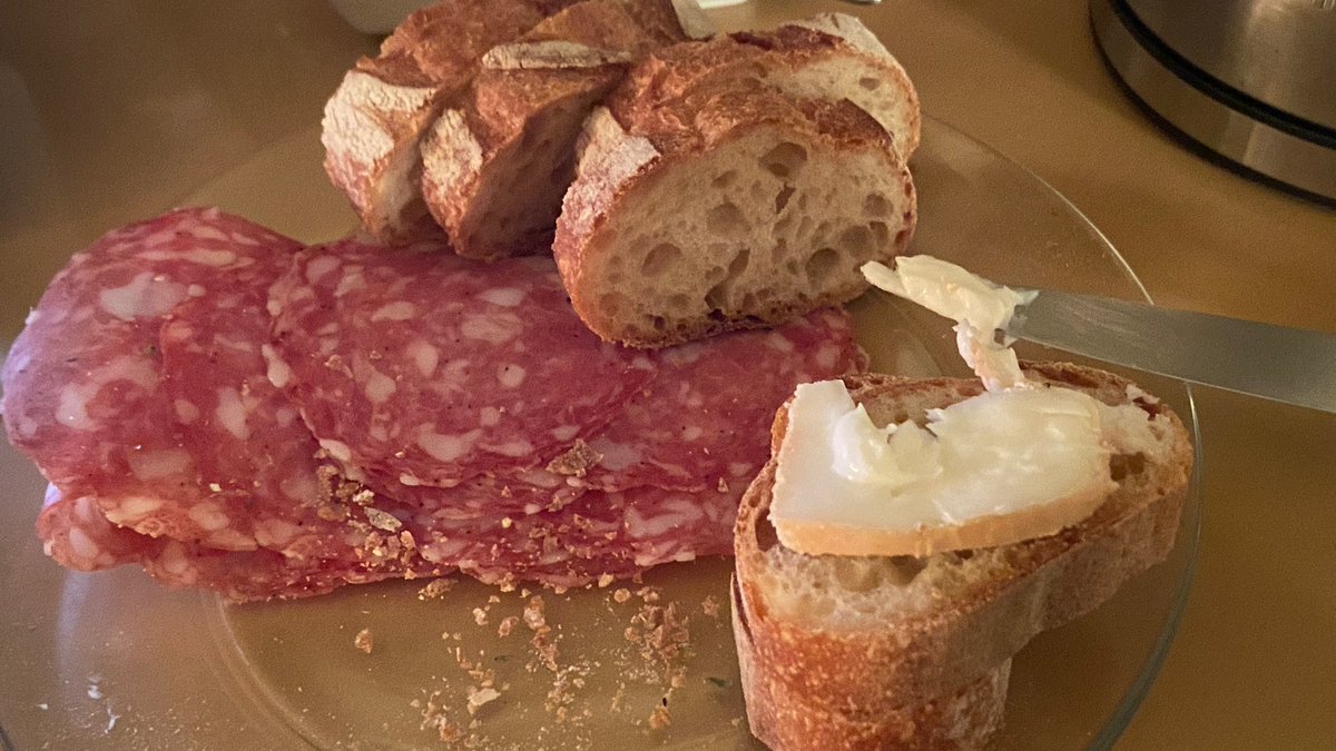 rayzrlove's tweet photo. Eaten and reviewed.
The capriolina has a surprisingly mild buttery/nutty flavor. Superb. Served on baguette (yes I found a baguette today!) and some molinari Toscano salami, a nice red table wine. It all pairs well.
#goatcheese https://t.co/FuTYBelSwf