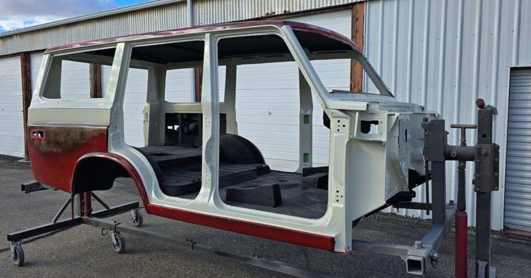 LizardSkin_'s tweet image. The 1978 FJ55 “Batpig” is deep into the transformation at McIver Custom Fabrication —patina on the outside, pristine inside. With LizardSkin Insulation sprayed throughout the interior, this build is prepped for comfort and performance beneath the surface.