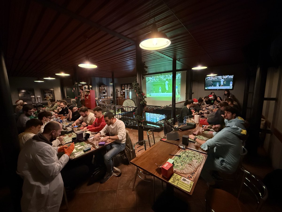 Conta951's tweet image. Undoubtedly my favorite #mtg event of the year 

33 people and 11 teams for our #mtgpauper team trio🥹♥️

Bad night for Dr. Doofenshmirtz, our team, The Agents P(auper) were ready to battle! 

We are so proud of being part of a such amazing community, thank you all♥️