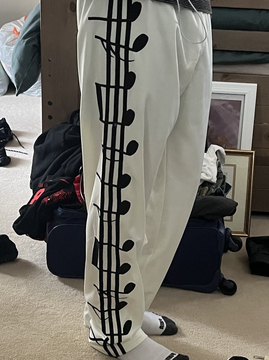 delicatecombat's tweet image. 2011 adidas x jeremy scott music sweats