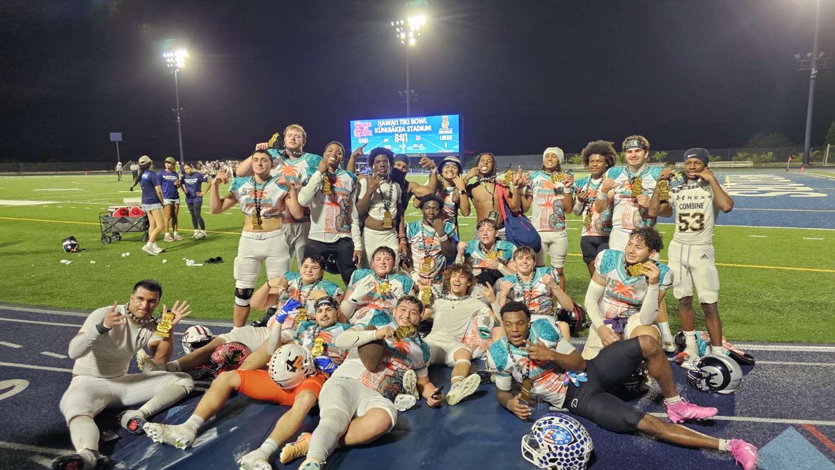 JustinCarrisal_'s tweet photo. Unfortunately due to a medical injury that happened before the season started, I was unable to play my senior season but, thanks to @HawaiiTikiBowl @NotCoachBuck @CoachNealMcM I was able to come out on top and be a champion. #Texasontop #football https://t.co/OXDnylFlvE
