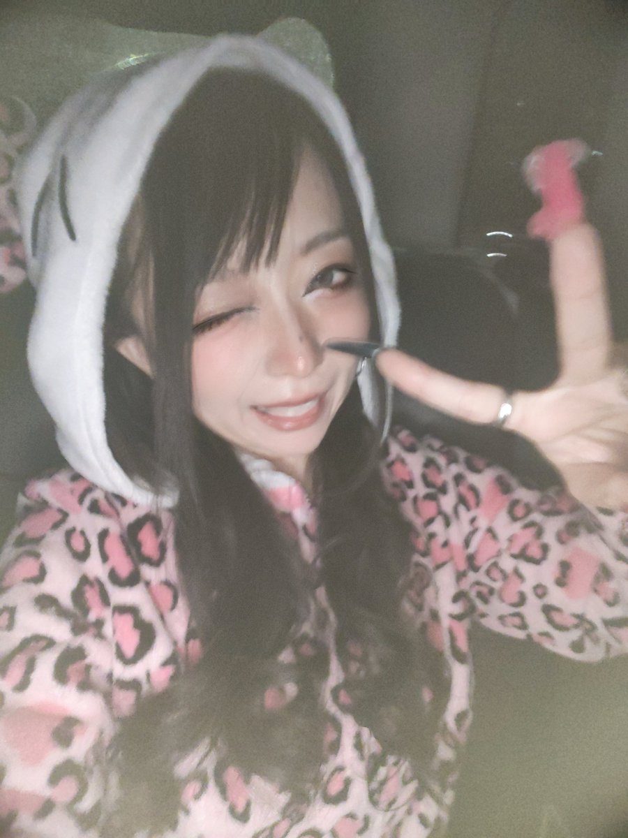 new_face_child's tweet photo. 12/17風船飛びました🎈
誕生日＆クリスマスなので欲しリスぺたり❤
おねだりゆるされるハズ…😇
https://t.co/96Jb9J3OMf https://t.co/fTCYoIe6yr