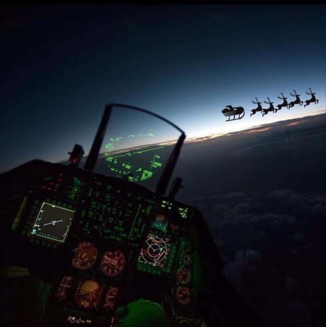 Turbinetraveler's tweet image. Found Santa!🎅😀