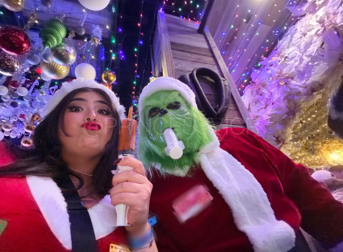 PrincessVicR's tweet image. The Grindge and I stole ur dignity :P