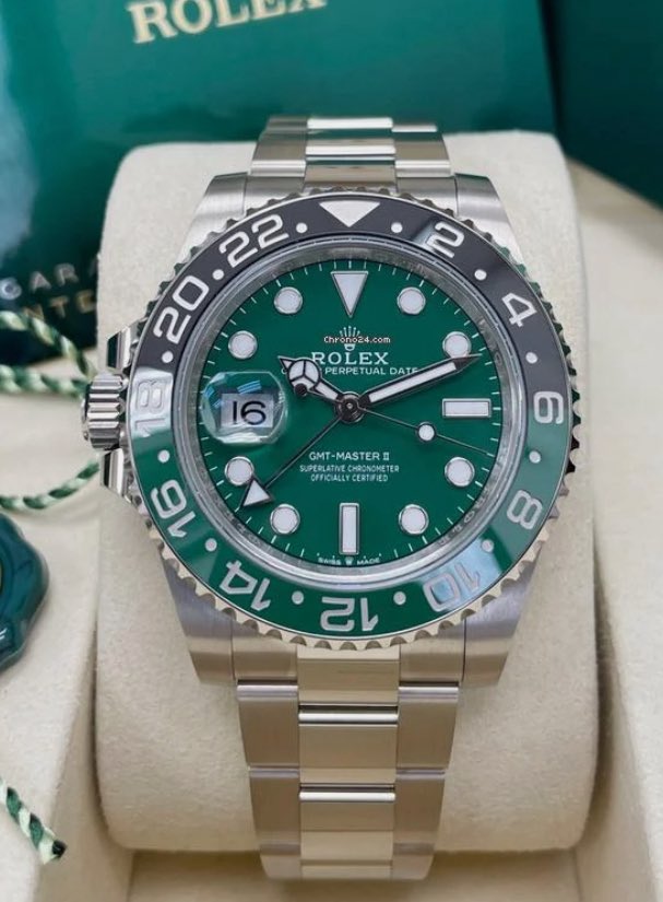 LuxuryWatchGuy1's tweet image. Santa if you’re reading this…two pieces I want for the personal collection 🎅