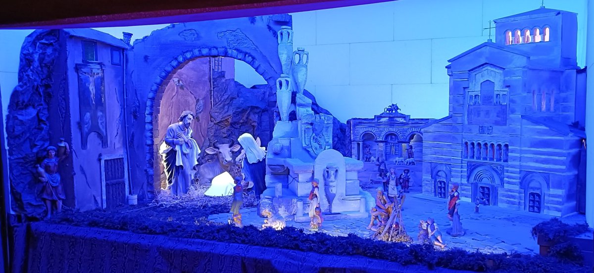 AlessandroCochi's tweet image. la Piramide, il Monte, la fontana delle anfore, l’ex mattatoio, l’arco di San Lazzaro, la Chiesa di Santa Maria Liberatrice: il presepe, la Natività a Testaccio. #Natale2025 #buonNatale #buonefeste #Roma #dicembre #auguri ad un mondo troppo poco in Pace.