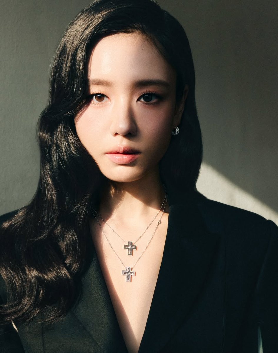 안은진 데이즈드 화보 관련 이미지