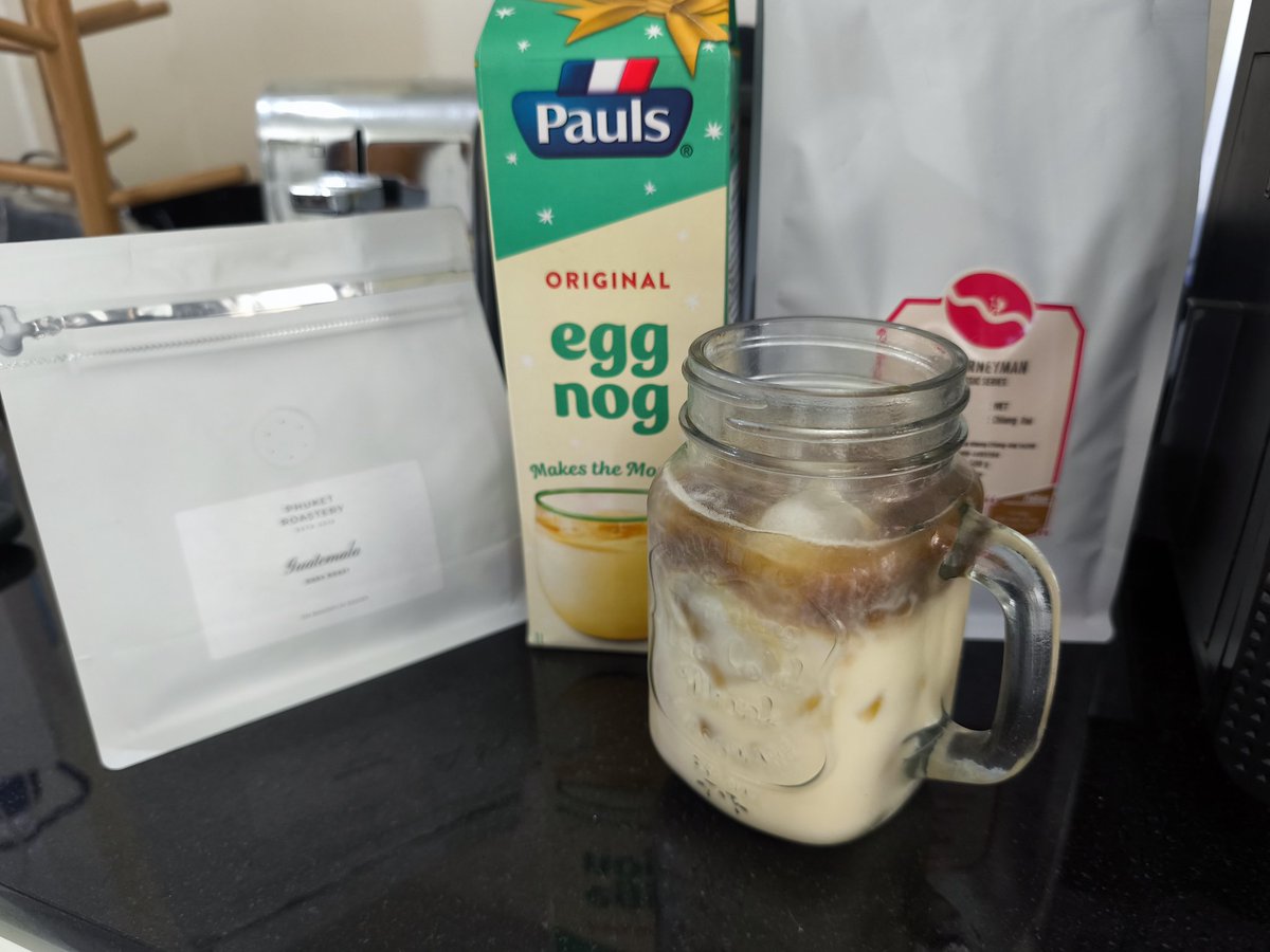Phuket_Sammy's tweet image. Tis the season for imported $10 eggnog.

With rum in the evenings, and iced nog lattes in the mornings. 🤌

#expatlife