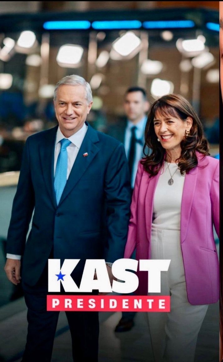 Esmeveral's tweet image. Pucha aunque les duela a la minoría volverá a la moneda la primera dama, las corbatas y la decencia.