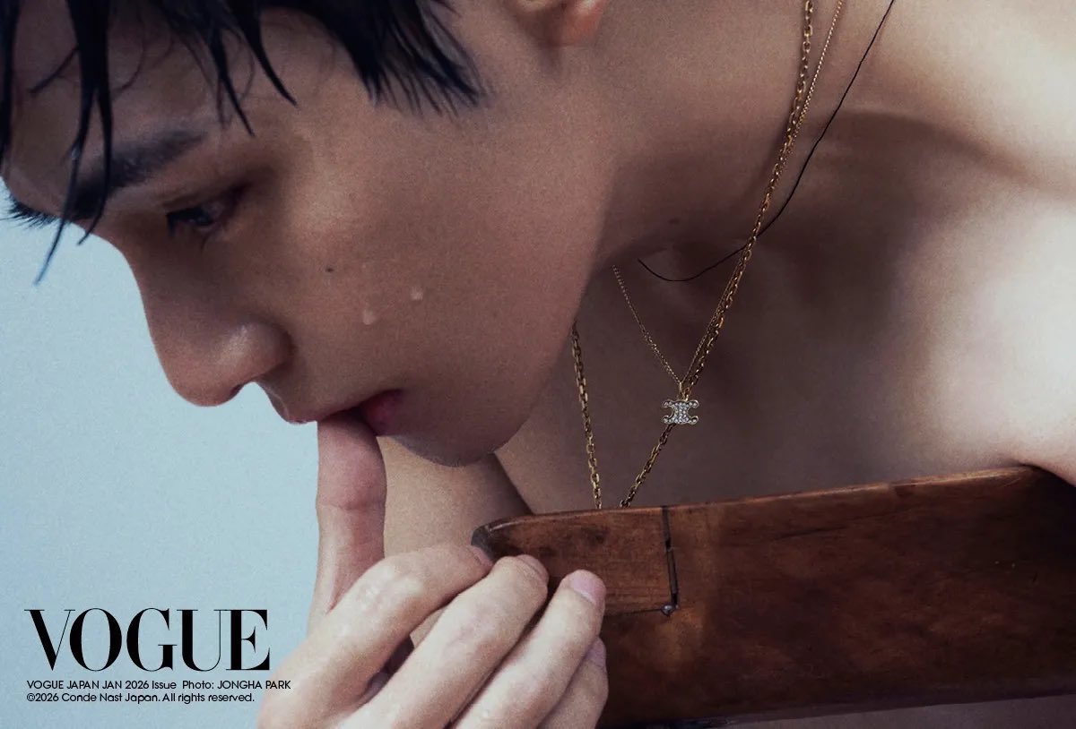 Daniela78068905's tweet image. ETHEREAL 

VOGUE JAPAN COVER STAR V
V FOR VOGUE JAPAN 
#VxVogueJapan
#TaehyungxVogueJapan