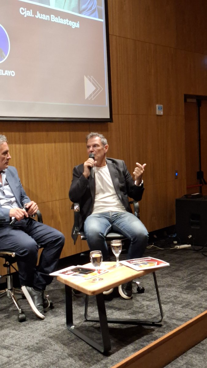 Javier Bee Sellares tweet media