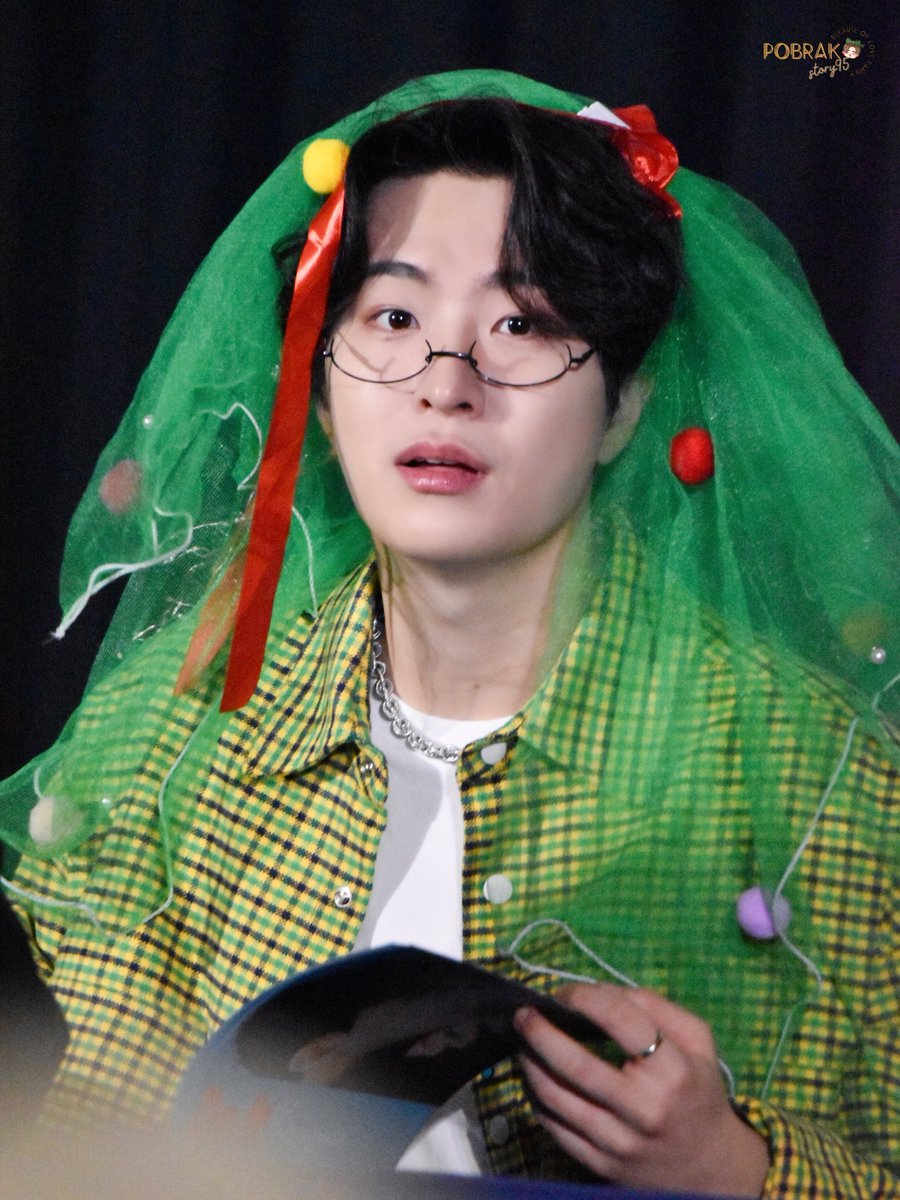 Pobrakstory95's tweet image. D-610🎄เอาต้นคริสต์มาสมีชีวิตมาฝากฮะ✨️

𝒞𝒽𝓇𝒾𝓈𝓉𝓂𝒶𝓈 𝑒𝓋𝑒 🎄⸜( ´꒳` )⸝✩⡱ @ChoiArs_YJ 

#기다릴게_영재와함께_새로써내려갈페이지 
#We_Will_Wait_for_Youngjae
#youngjae #영재