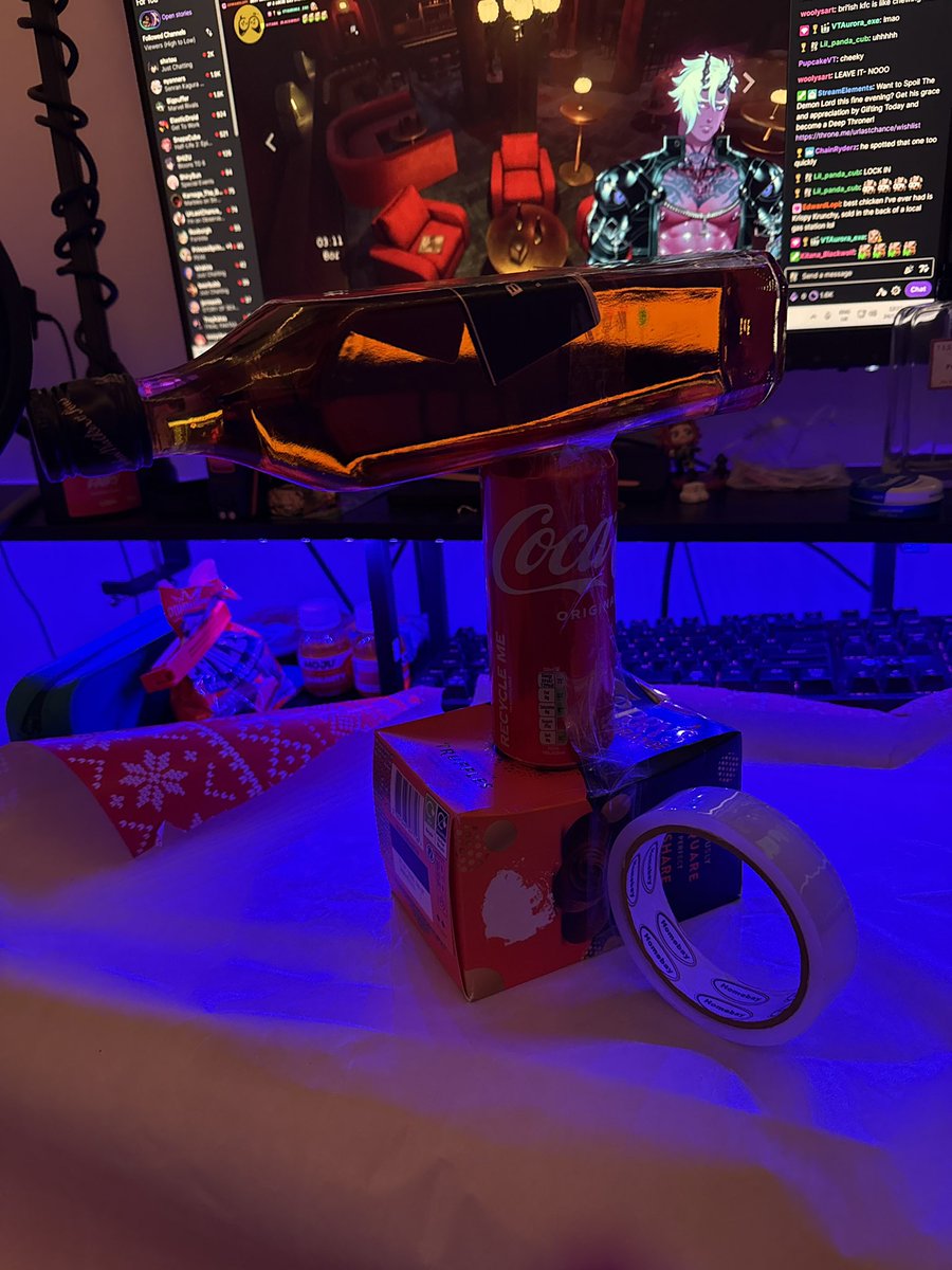 Can we appreciate the amazing wrapping I did for my dads Christmas gift 🤭