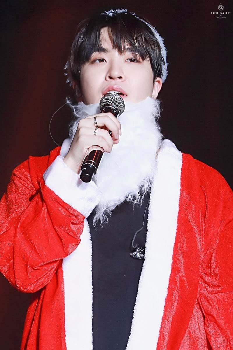 เมื่อวานบ่นถึงเจ้าชายน้อย เจ้าชายก็มาแจกความสดใสด้วยการ์ดน่ารักๆๆๆ ต้อนรับปีใหม่กันเลย ไม่มีไม่ได้แล้วแบบนี้ คิดถึงจังเลย ขอให้ทุกวันเป็นวันที่ดี มีแต่คนรัก คนเอ็นดูนะครับลูกชาย 🫶🦦🫶 #YOUNGJAE #영재 
x.com/dearmymuse_for…