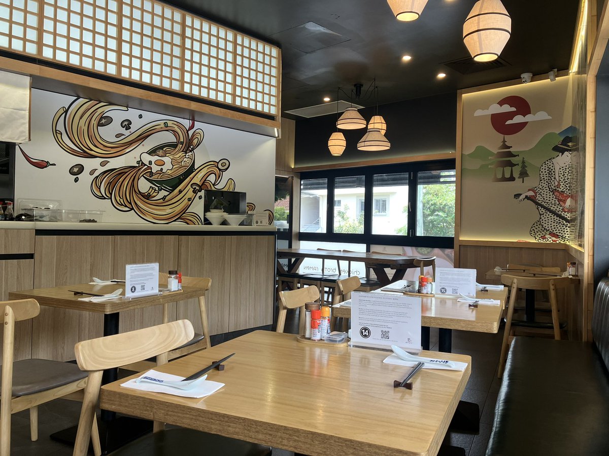 tsune_0719's tweet image. 暫くぶりだったのにカウンターにいらしたシェフに手を振って挨拶したら一品サービスしてくれました。今年も大変お世話になりありがとうございました。 #luluramen #padington #brisbane #australia
