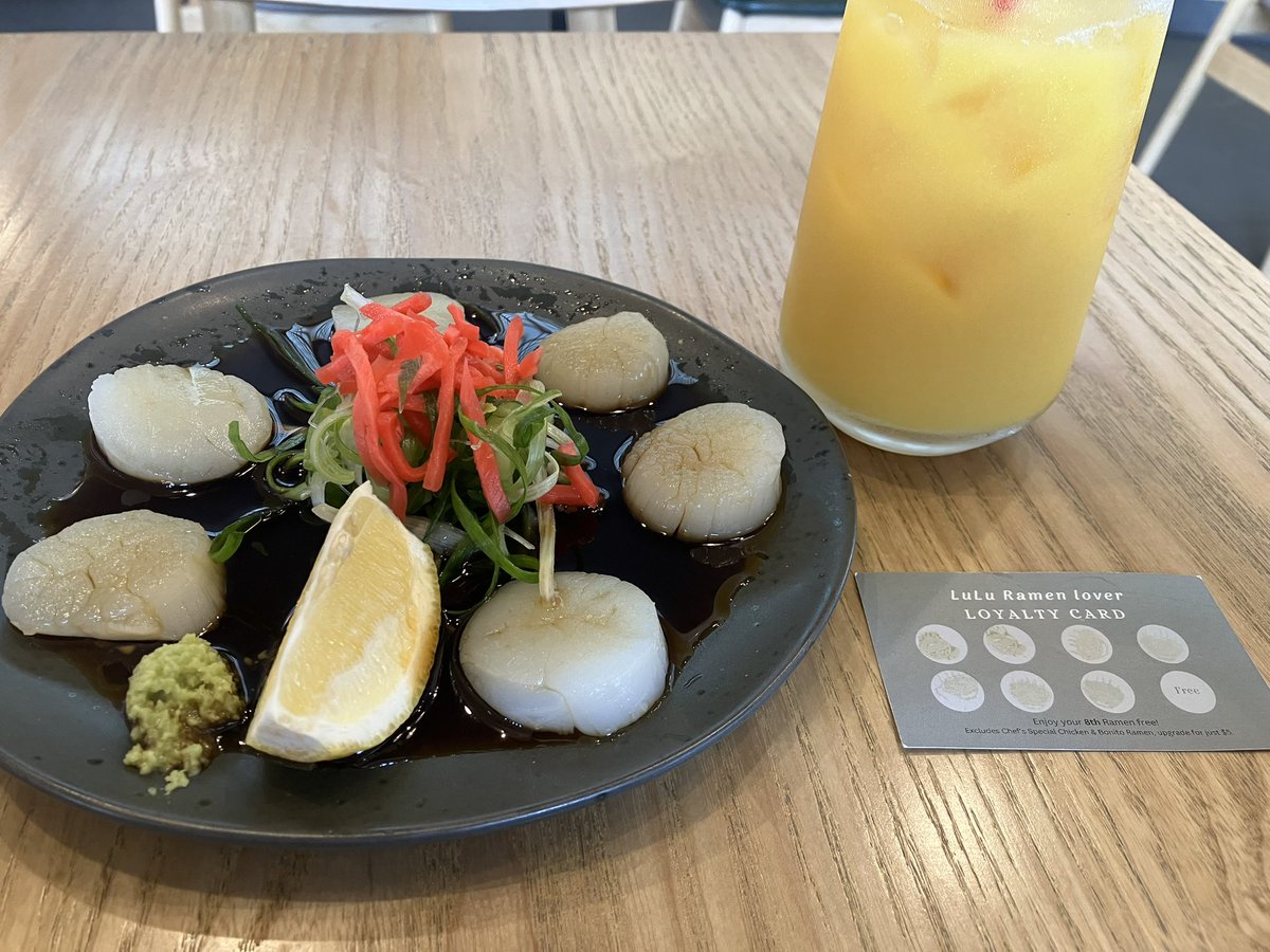 tsune_0719's tweet image. 暫くぶりだったのにカウンターにいらしたシェフに手を振って挨拶したら一品サービスしてくれました。今年も大変お世話になりありがとうございました。 #luluramen #padington #brisbane #australia