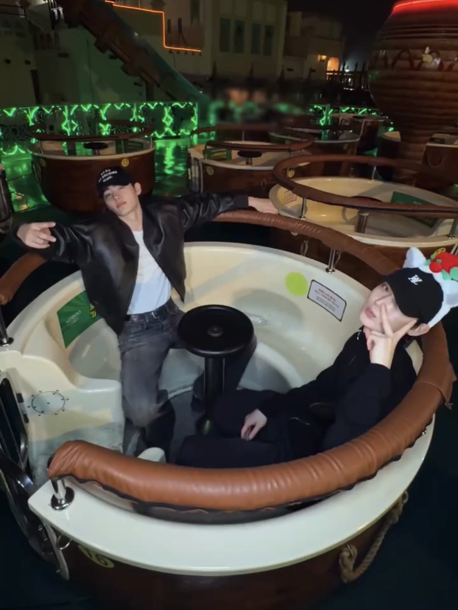 EXPELLIANMOOS's tweet image. 🦊 ranked (73) and 🐧 ranked (81) on Overall Idol (Male and Female) Individual Brand Reputation Ranking for the month of December 2025!

#73 SUNOO - 662,492 pts
#81 SUNGHOON - 516,278 pts

🔗 brikorea.com/bbs/board.php?…

CONGRATULATIONS SUNOO  
#엔하이픈_선우 #김선우 #ソヌ…