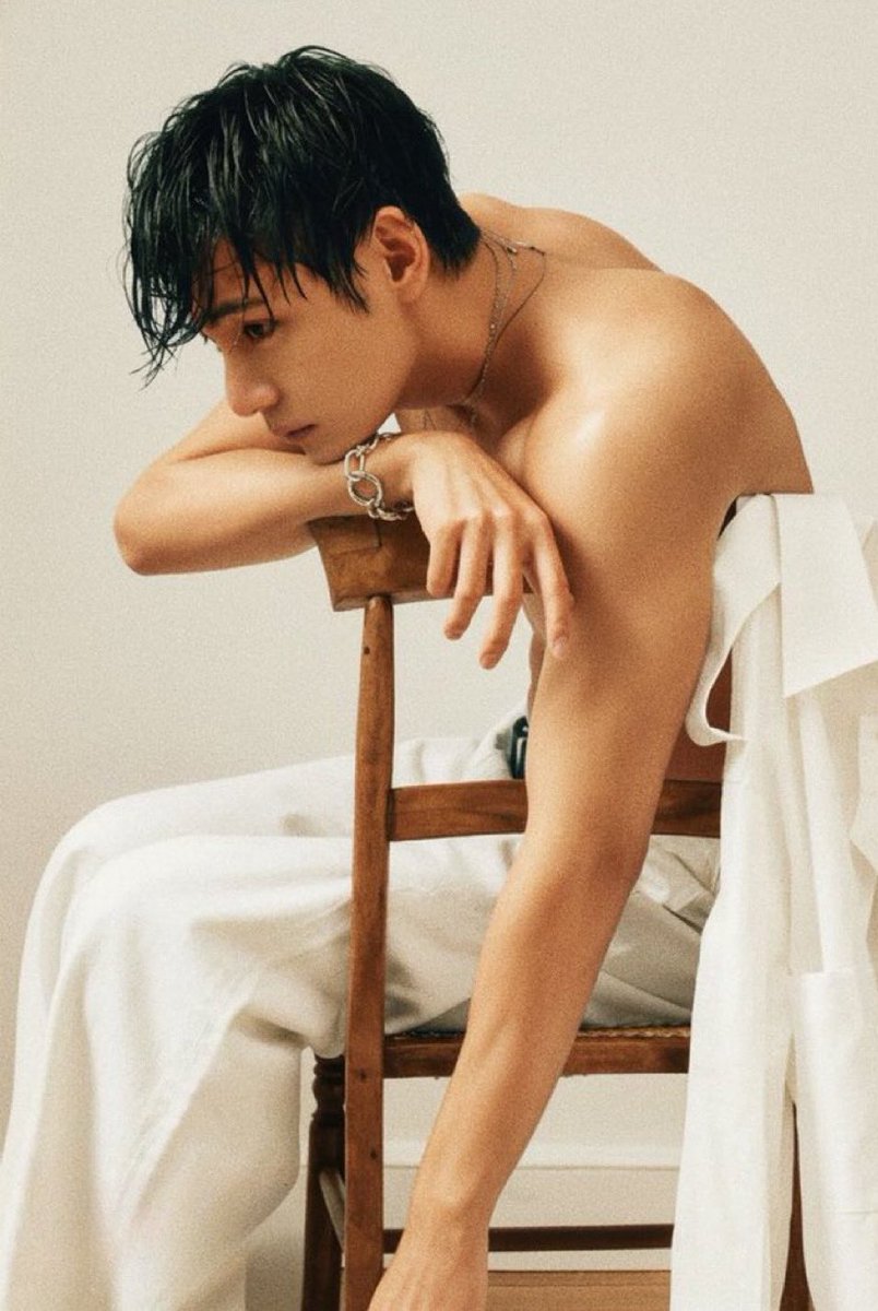 PeachesMinty's tweet image. I love to be a taekook girl, because look at them