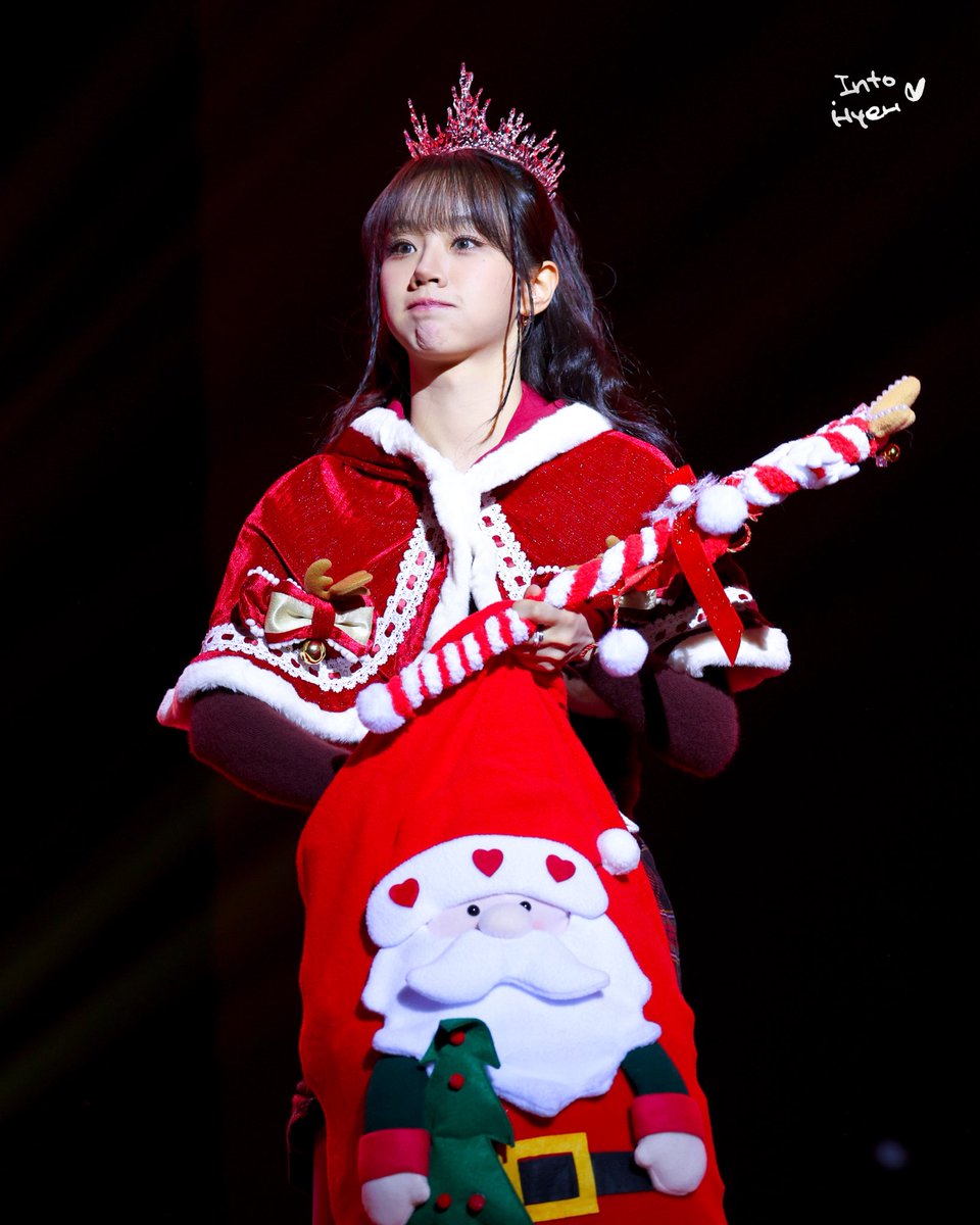 🎄
-
𝐇𝐚𝐩𝐩𝐲 𝐂𝐡𝐫𝐢𝐬𝐭𝐦𝐚𝐬 𝐄𝐯𝐞
-
𝐆𝐫𝐞𝐞𝐭𝐢𝐧𝐠𝐬 𝐟𝐫𝐨𝐦 𝐇𝐲𝐞𝐫𝐢

#hyeri #leehyeri #이혜리 #혜리 

<a href="/hyeriherihey/">이혜리</a>