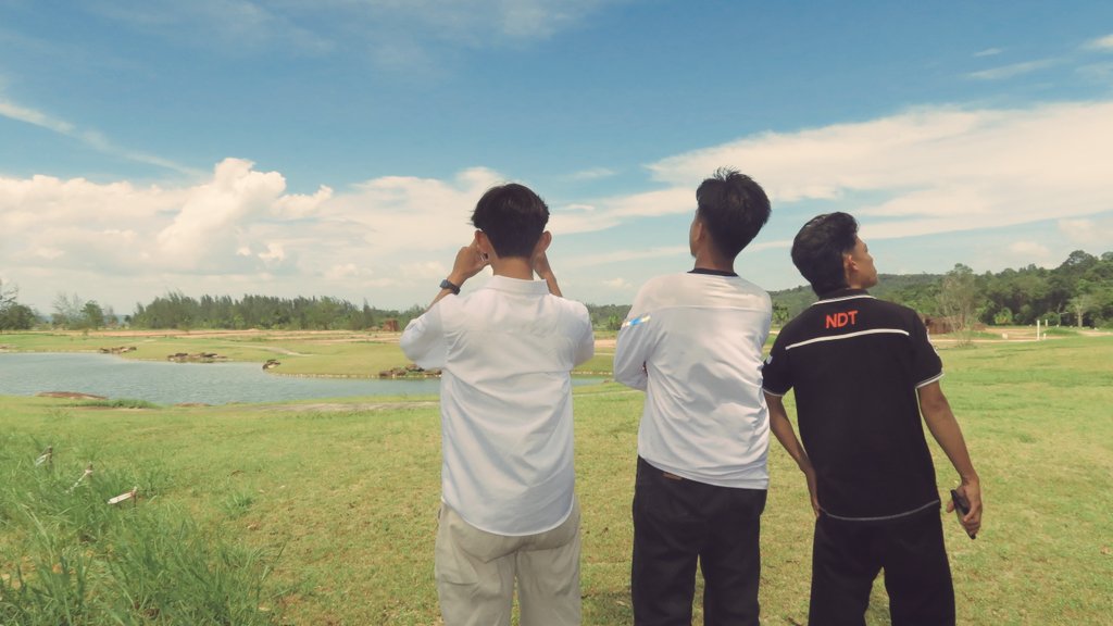 doomdevata's tweet image. love bintan so hard!