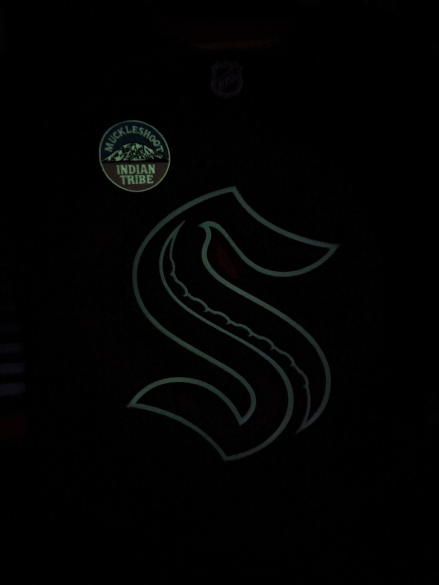 RnR_Runner's tweet photo. Official 2025-26 Seattle Kraken Alternate Glow in the Dark “Made to Menace” Premium Fanatics Jersey https://t.co/8VTB5n3PWJ
