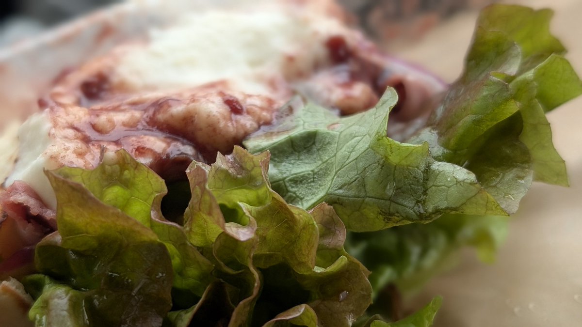 OtatuRaider's tweet image. ＃本日の飯テロ活動
＃キッチンカーmoimoi
＃MoiMoi
＃市原市
＃市原野菜
＃農家の娘のキッチンカー
＃うまタッチャン
＃うまともちゃん
＃うま竹
＃今月の会いたい人に会いに行く活動

本日の購入品
XmasSPECIAL
ローストビーフと
マッシュポテトの
ピタパンサンド
🤭
チキンとゴロゴロ野菜のシチュー