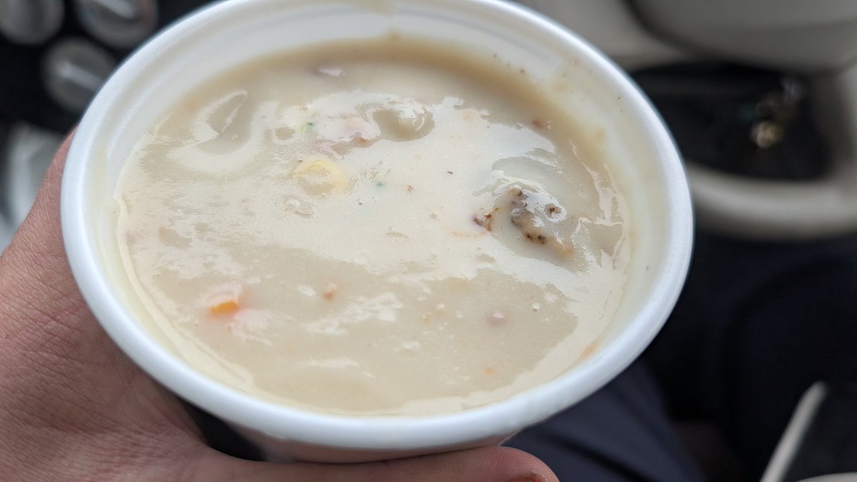 OtatuRaider's tweet image. ＃本日の飯テロ活動
＃キッチンカーmoimoi
＃MoiMoi
＃市原市
＃市原野菜
＃農家の娘のキッチンカー
＃うまタッチャン
＃うまともちゃん
＃うま竹
＃今月の会いたい人に会いに行く活動

本日の購入品
XmasSPECIAL
ローストビーフと
マッシュポテトの
ピタパンサンド
🤭
チキンとゴロゴロ野菜のシチュー