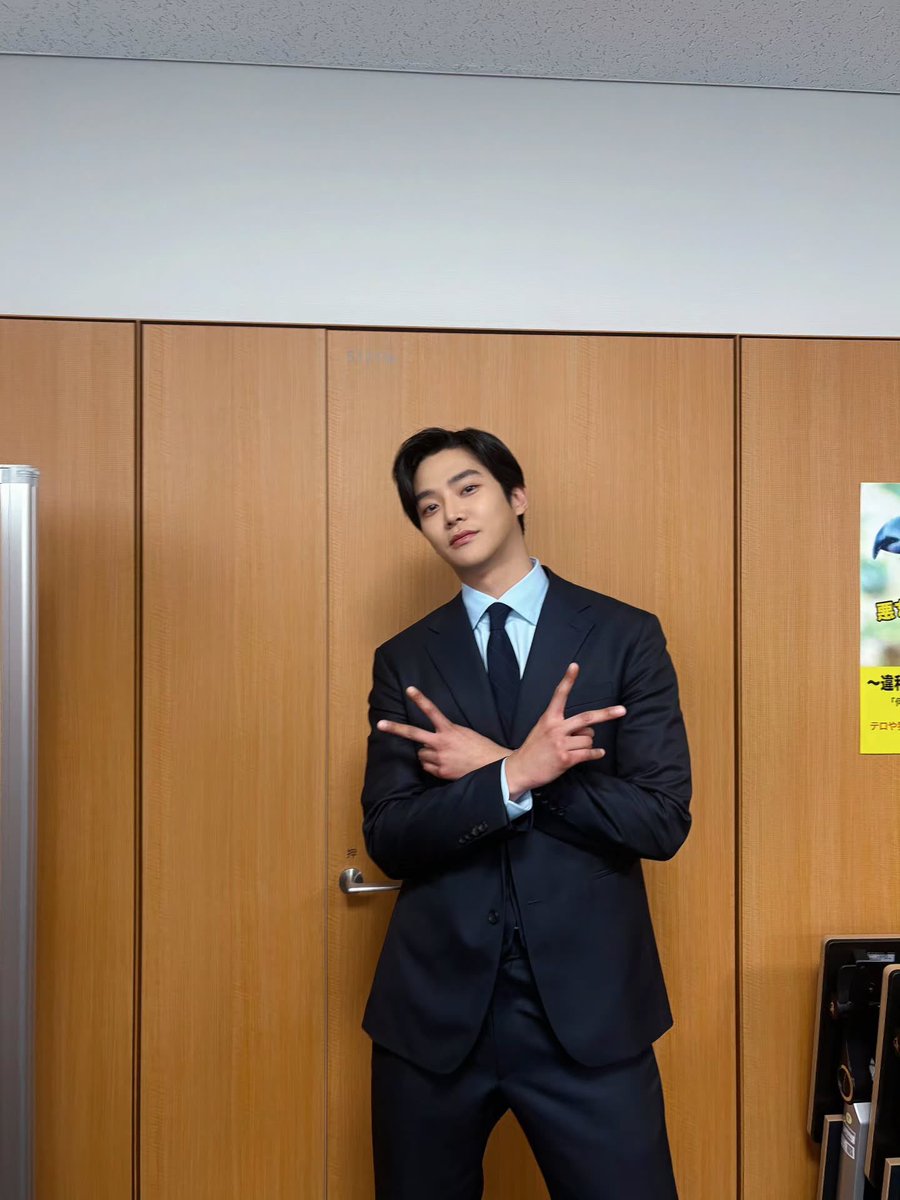 wping13's tweet photo. 드디어 오늘!
일본 영화 'ラストマン -FIRST LOVE-'가 개봉되었습니다!
'클라이드 윤' 많은 사랑 부탁드립니다❤

#로운 #ROWOON #로운씨네 #RoWoonCINE #ロウン #โรอุน #金路云  #KimSeokWoo #KimRoWoon #金路雲 #金锡佑 #김석우 

https://t.co/nrPK5QNDDf https://t.co/5i2oEZojc2